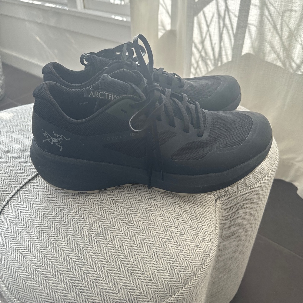 Men’s Arc’teryx Running Sneakers